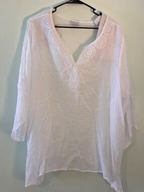 Avenue White Embroidered V-Neck Top